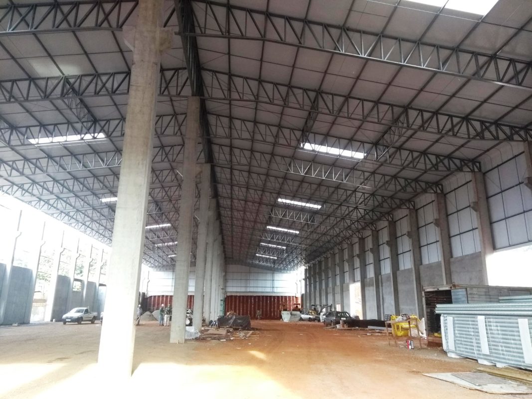 Construção Fábrica da Beckhauser equipamentos de contenção para pecuária 2