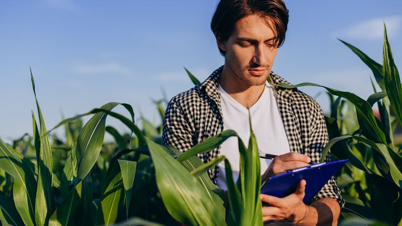 As inscrições para o a terceira edição do Youth Agribusiness Movement International – YAMI seguem abertas. O evento desse ano será realizado em Digital Experience, nos dias 25, 26 e 27 de outubro, das 16h30 às 18h, terá como tema “Digital & Agregação de Valor. A Nova Liderança no Agro”