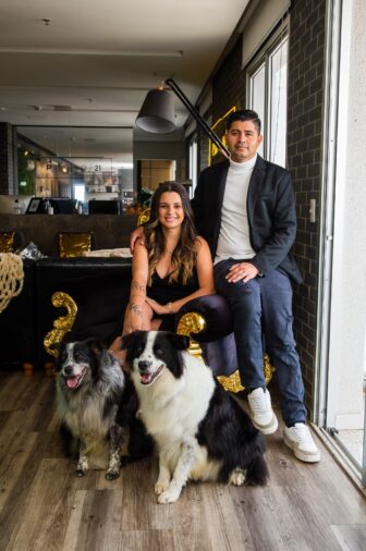 De morador de rua a mentor de negócios que fatura R$ 3 milhões anualmente, Cleber Santos, 34 anos, e sua esposa Dan Batista, 34 anos, CEO da Comport Pet e...